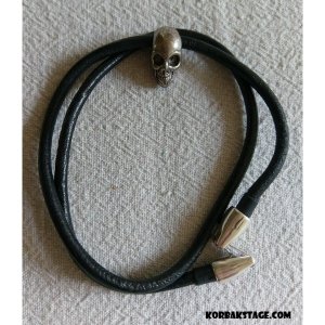 Bracelet Cuir Skull Artisanal KorbaKStage