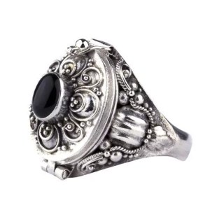 Bague poison en argent avec onyx