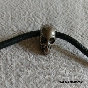 Bracelet Cuir Skull Artisanal KorbaKStage